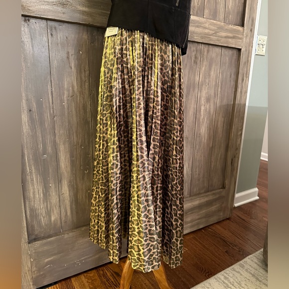 ALC Metallic Leopard Pleated Skirt NWT SZ 4 - Picture 7 of 10